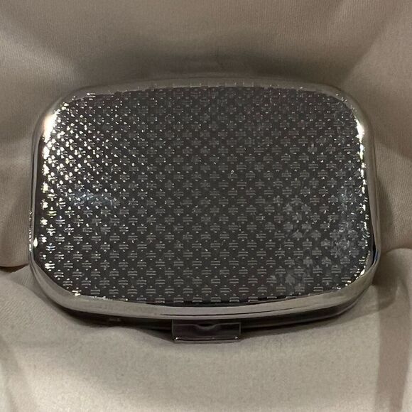 Flower Fairy Travel Pill Box 2 Compartment Medicine Pill Case Metal NEW 🌸 - Picture 2 of 5